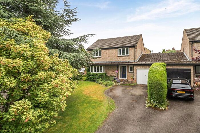 4 Bedroom Link Detached House For Sale In Frog Hall, Silverstone, NN12