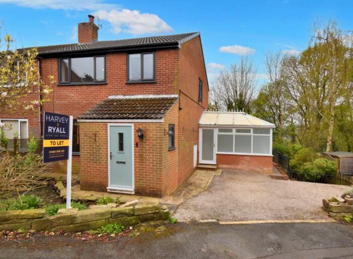 3 Bedroom Semi-Detached House To Rent In Hillside View, HD7