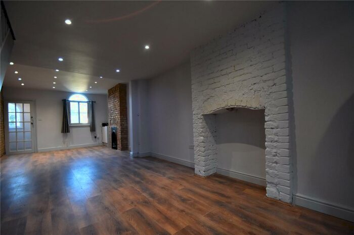 2 Bedroom Cottage To Rent In East Common, Gerrards Cross, SL9