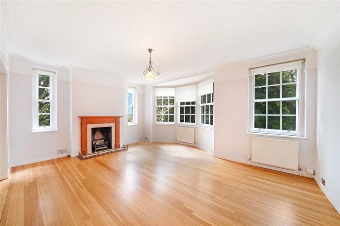 3 Bedroom Flat To Rent In South Grove House, South Grove, London, N6