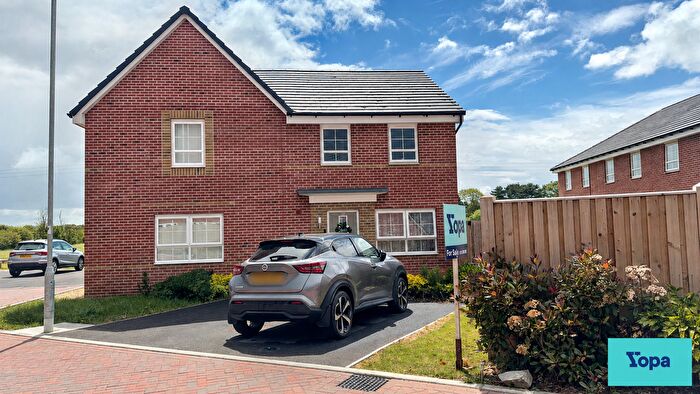 3 Bedroom Semi-detached House For Sale In Exlana Drive, Highbridge, TA9