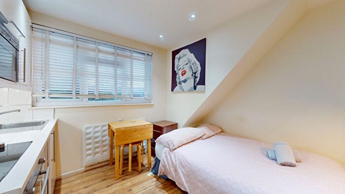 Studio To Rent In High Road, London, NW10