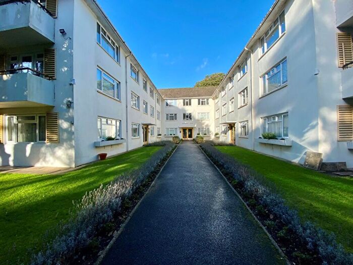 2 Bedroom Flat To Rent In Albemarle Court, Manor Road, Bournemouth, BH1