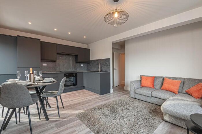 2 Bedroom Flat To Rent In St Thomas Row, Leeds, LS2