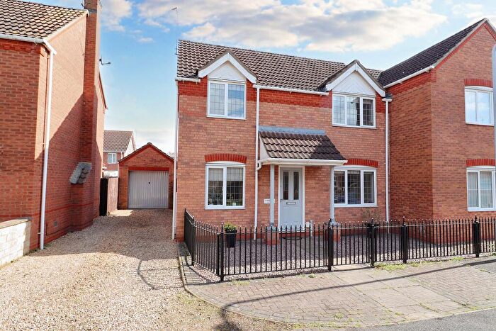 3 Bedroom Semi-Detached House For Sale In Akita Close, Spalding, PE11