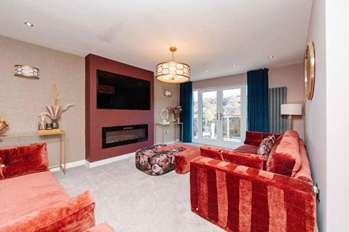 4 Bedroom Detached House For Sale In The Glade, Wyllie, Blackwood, NP12
