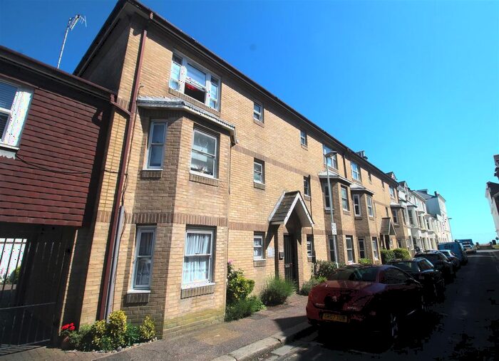 1 Bedroom Flat To Rent In West Street, Worthing, BN11