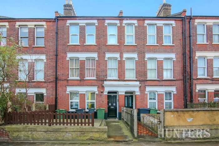 2 Bedroom Flat To Rent In Coldharbour Lane, London, SE5