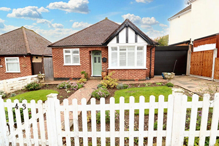 2 Bedroom Detached Bungalow For Sale In Beechwood Avenue, Orpington, BR6