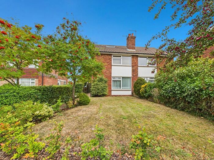 4 Bedroom Semi-Detached House To Rent In Stonehurst Road, Worthing, BN13