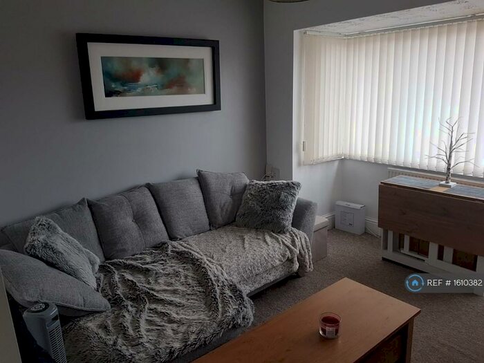 2 Bedroom Flat To Rent In Chesford Road, Luton, LU2