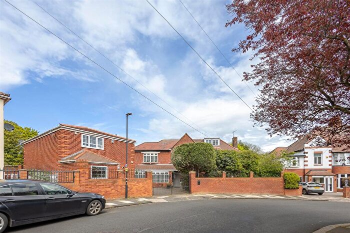 6 Bedroom Detached House For Sale In Moorside North, Fenham, Newcastle Upon Tyne, NE4