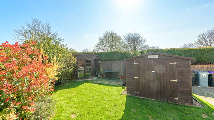 3 Bedroom Semi-Detached House For Sale In Chelmsford Drive In Grantham, NG31