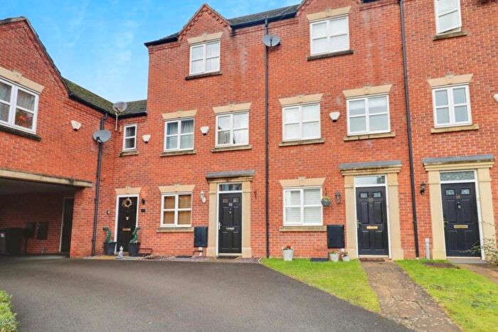 3 Bedroom End Of Terrace House For Sale In Salisbury Close, Crewe, CW2