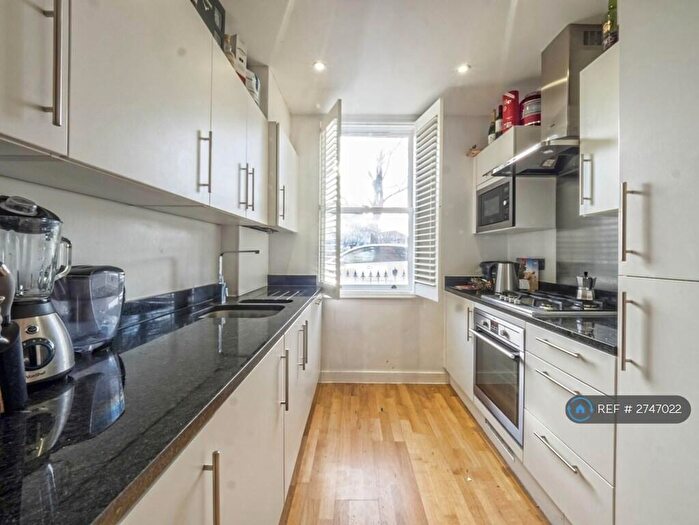 2 Bedroom Maisonette To Rent In Kinnaird House, London, SE17