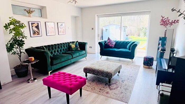 4 Bedroom Semi-Detached House To Rent In Laughton Road, Northolt, UB5