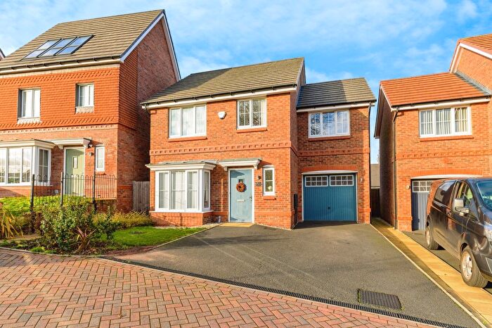 4 Bedroom Detached House For Sale In Crown Green Close, Birmingham, B20