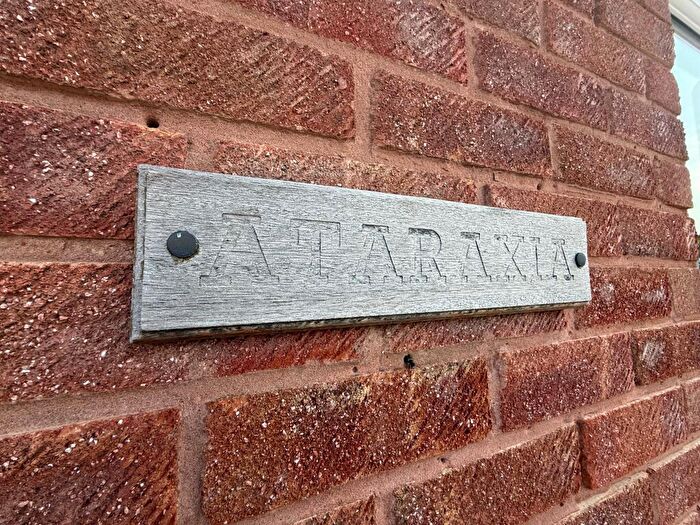 3 Bedroom Bungalow To Rent In Medlock Road, Chesterfield, S40