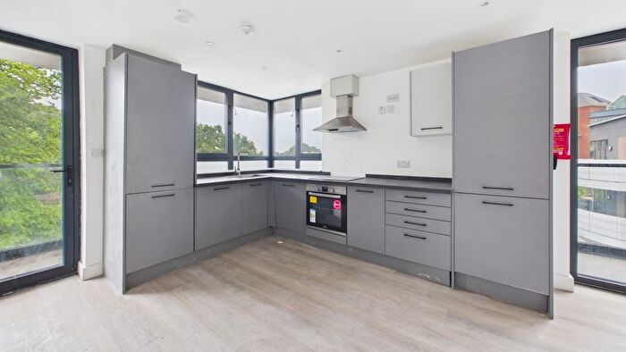 2 Bedroom Flat To Rent In Farnborough Road, Farnborough, GU14