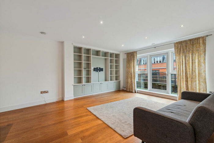 2 Bedroom Flat To Rent In The Courtyard, Goswell Road, EC1V