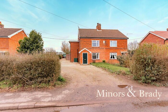 3 Bedroom Semi-Detached House For Sale In Back Lane, Beeston, King's Lynn, PE32