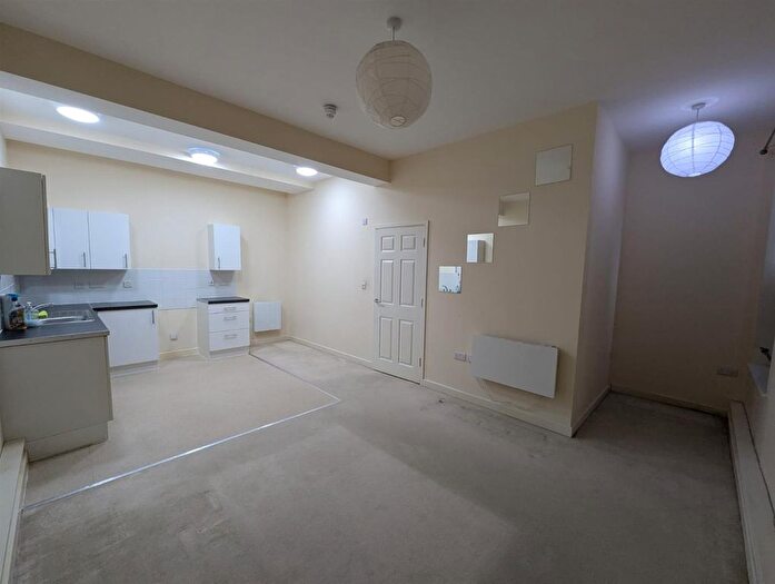 2 Bedroom Flat To Rent In Princess Parade, High Street, West Bromwich, B70