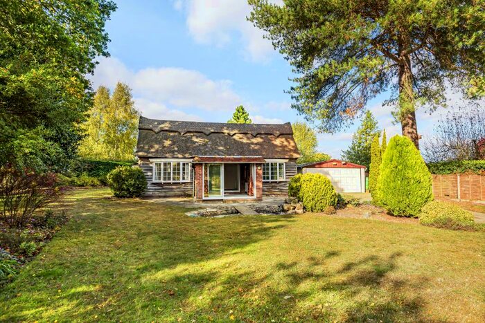 2 Bedroom Cottage To Rent In Hithcham, IP7