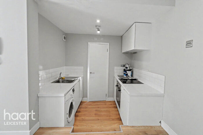 1 Bedroom Apartment For Sale In Hughenden Drive, Leicester, LE2