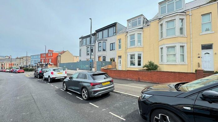 1 Bedroom Flat To Rent In South Parade, Whitley Bay, Tyne And Wear, NE26