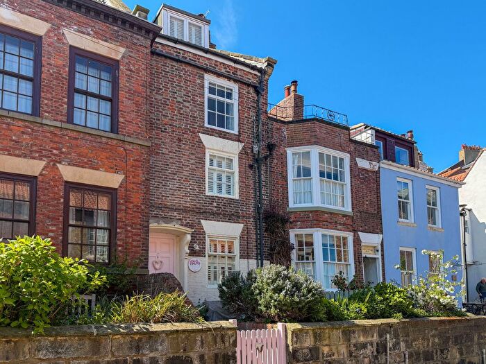 2 Bedroom Maisonette For Sale In Cliff Street, Whitby, YO21