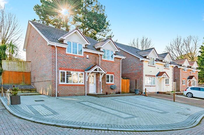 4 Bedroom Detached House For Sale In Hill Cottage Gardens, West End, Southampton, SO18