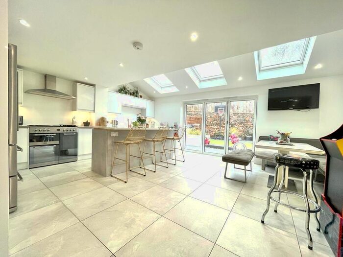 3 Bedroom Detached House For Sale In Riding Barn Hill, Wick, Bristol, BS30