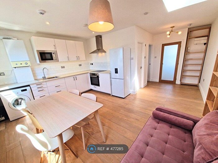 1 Bedroom Flat To Rent In Chatsworth Road, London, E5