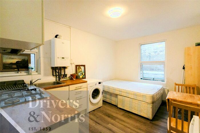 Studio To Rent In Holloway Road, Archway, London, N19