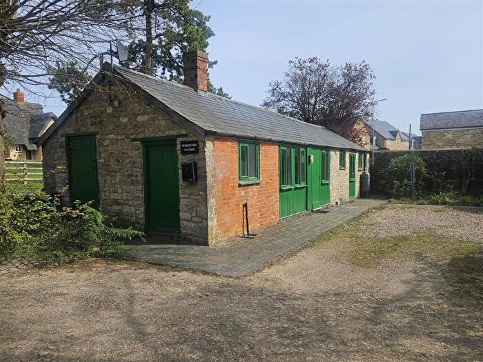 1 Bedroom Cottage To Rent In Whitfield, NN13