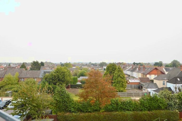 2 Bedroom Apartment To Rent In Willow Court, Meadfield Road, Slough, SL3