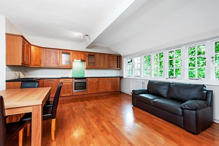 2 Bedroom Flat To Rent In Erasmus Street, London, Uk, SW1P
