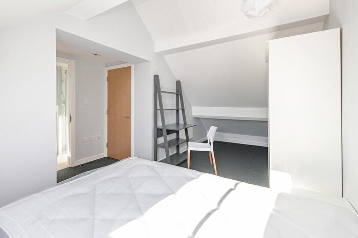 2 Bedroom Flat To Rent In Lymore Gardens, Lymore Gardens, Bath, BA2