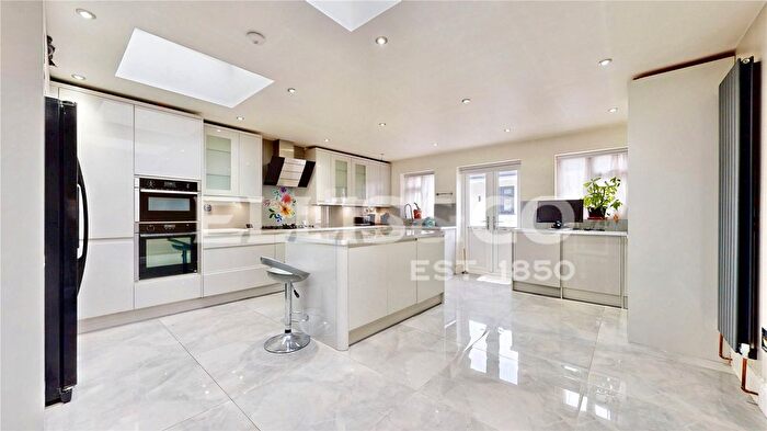 5 Bedroom Terraced House To Rent In Sunleigh Road, Wembley, HA0