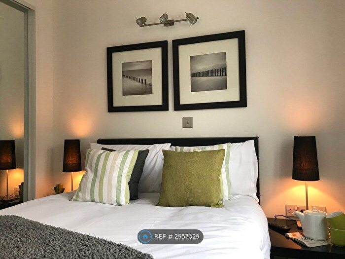 2 Bedroom Flat To Rent In Datchet, Slough, SL3