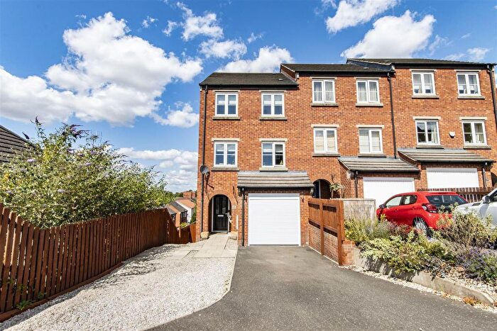 4 Bedroom Town House For Sale In East Street, Doe Lea, Chesterfield, S44