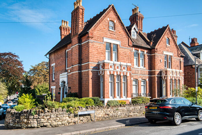 6 Bedroom Semi Detached House To Rent In Beauchamp Hill, Leamington Spa, CV32