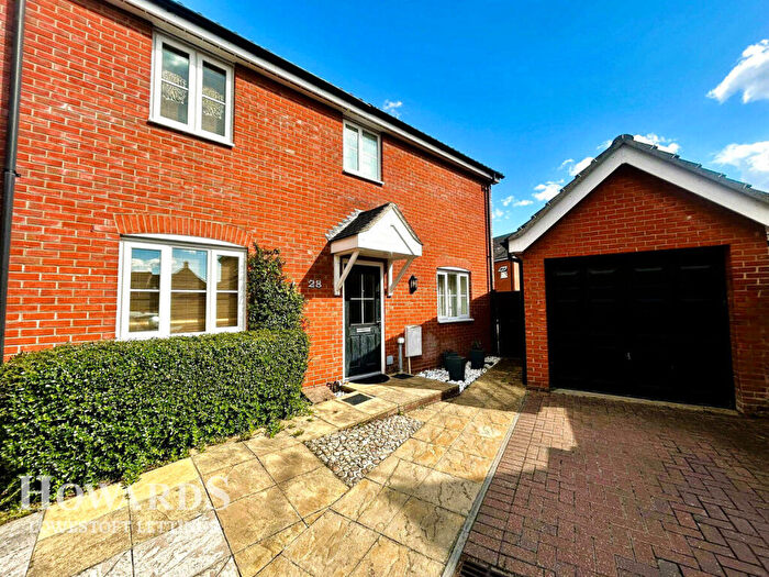3 Bedroom Detached House To Rent In Buttermere Way, Lowestoft, NR33