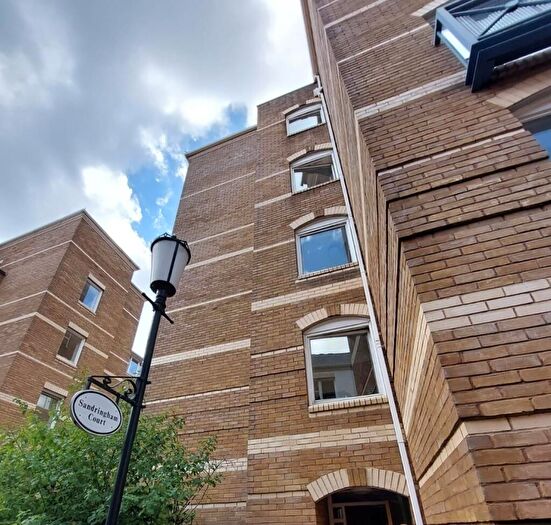 3 Bedroom Flat To Rent In King & Queen Wharf, Rotherhithe Street, SE16