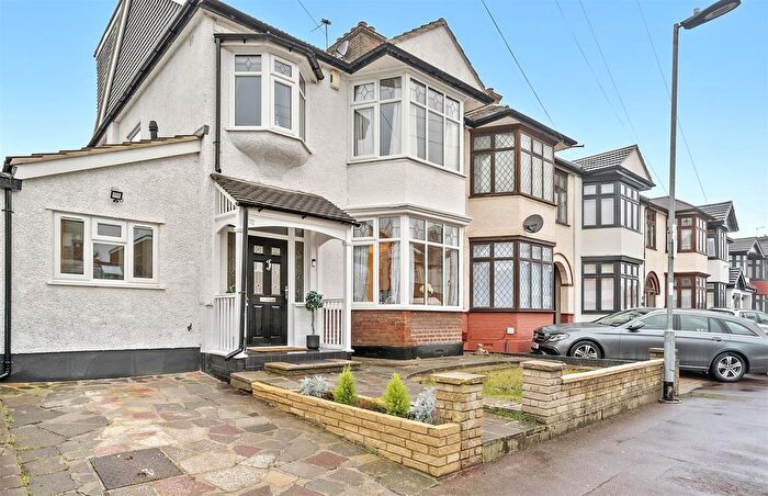 4 Bedroom End Terrace House For Sale In Beccles Drive, Barking, IG11