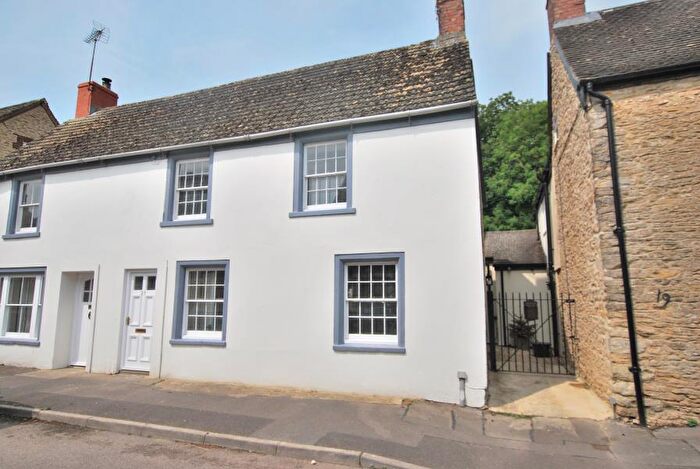 3 Bedroom Semi-Detached House To Rent In Cliff Road, Sherston, SN16