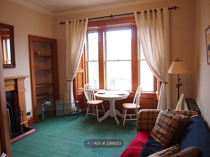 2 Bedroom Flat To Rent In Leslie Place, Edinburgh, EH4