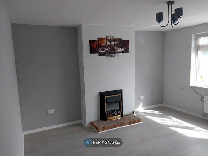 3 Bedroom Semi-Detached House To Rent In Shackerdale Road, Leicester, LE2