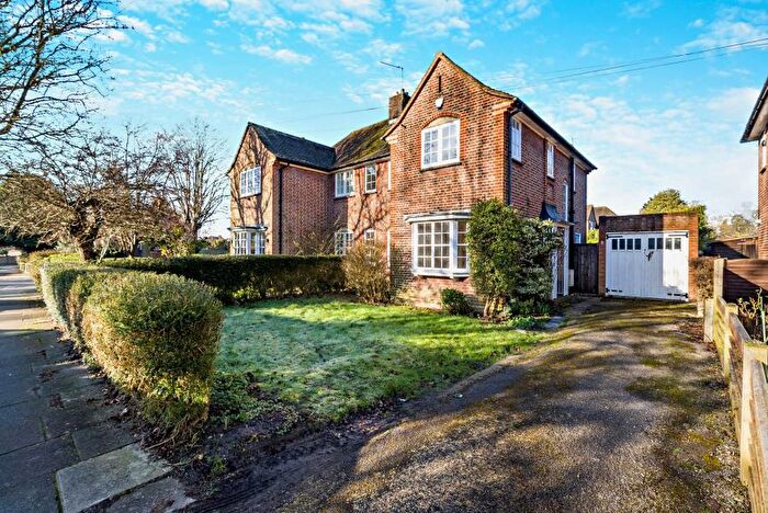 3 Bedroom Semi-Detached House To Rent In Hallam Gardens, HA5