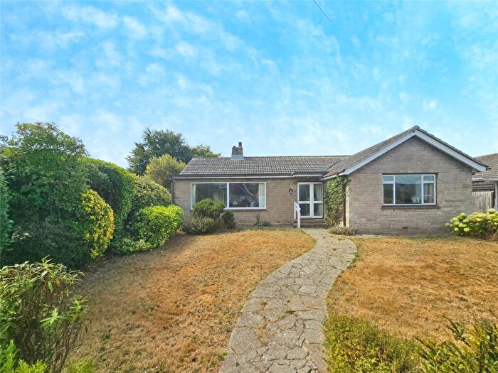4 Bedroom Bungalow For Sale In Queens Close, Freshwater, Isle Of Wight, PO40